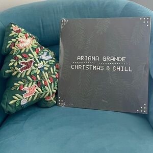 Ariana Grande Christmas & Chill 10th Anniversary Vinyl - SNOWFLAKE CLEAR